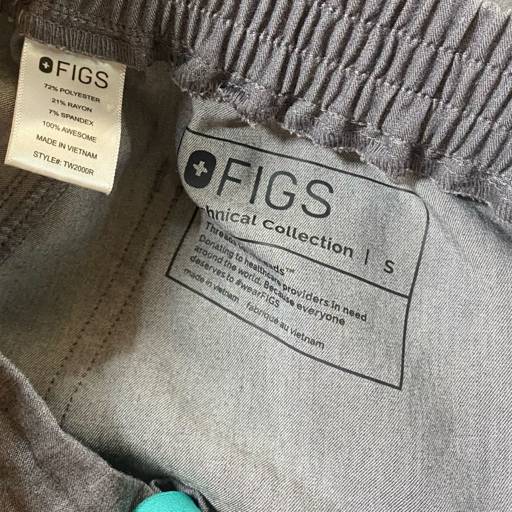 Gray Fig Scrub Pants Size Small - Picture 2 of 7